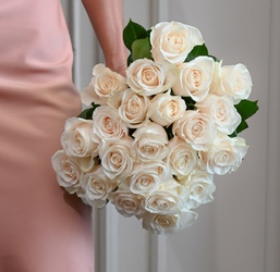 21 белая роза 50 см.
